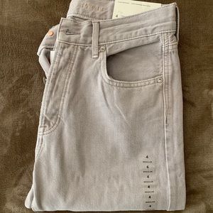 Light grey/Cream American Eagle girlfriend jeans